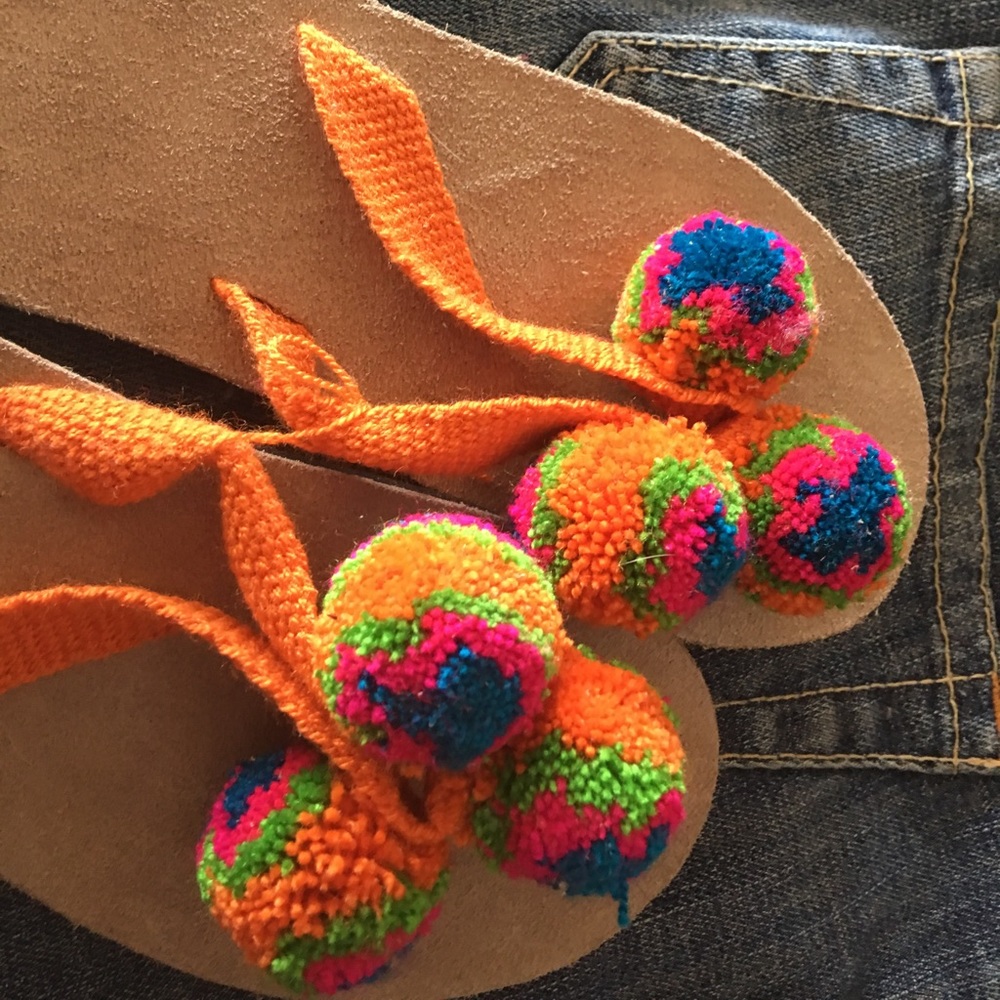 Pom- Pom sandals Handmade in Colombia.
