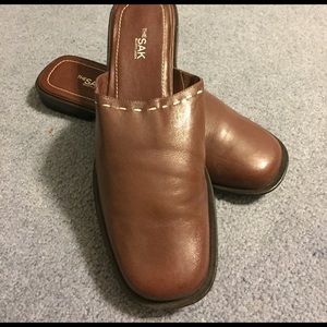 The Sak Elliott Lucca. Mules