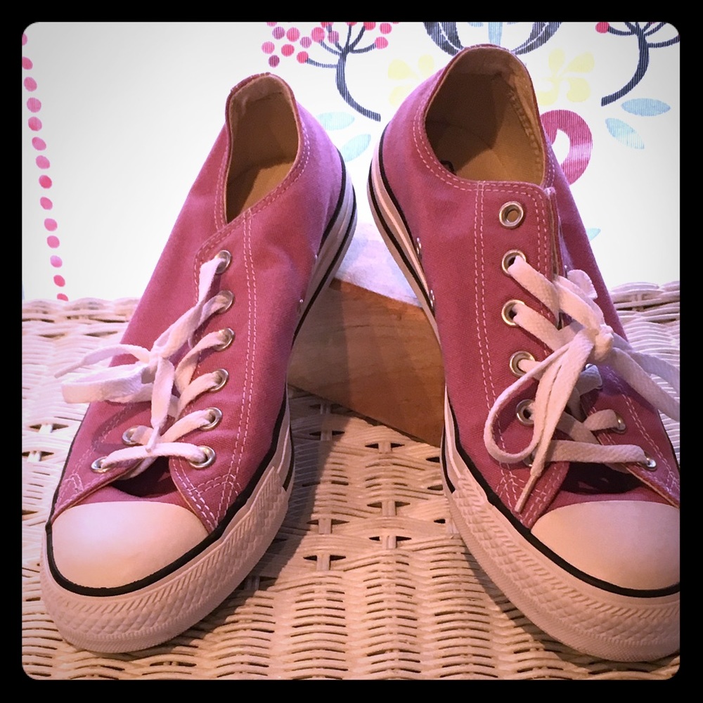 All-Star Converse Low-Top Sneakers in Pink