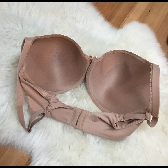 Victoria's Secret 34DDD - Picture 2 of 5