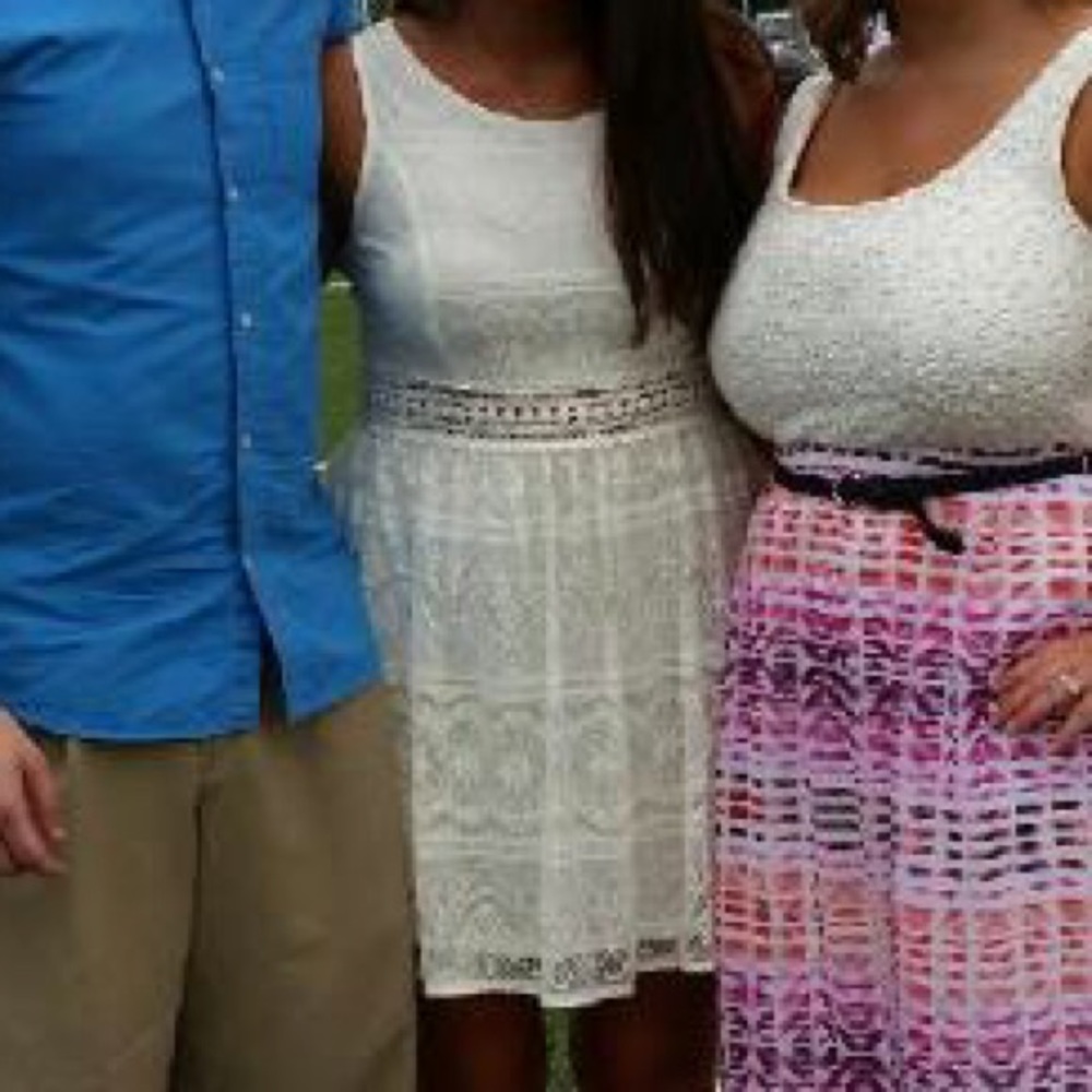 Selling cream lace dress in the middle