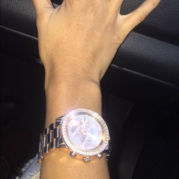 Gold Watch - Picture 3 of 3