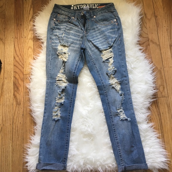 ✨MAKE AN OFFER ✨Distressed Boyfriend jeans - Picture 1 of 2