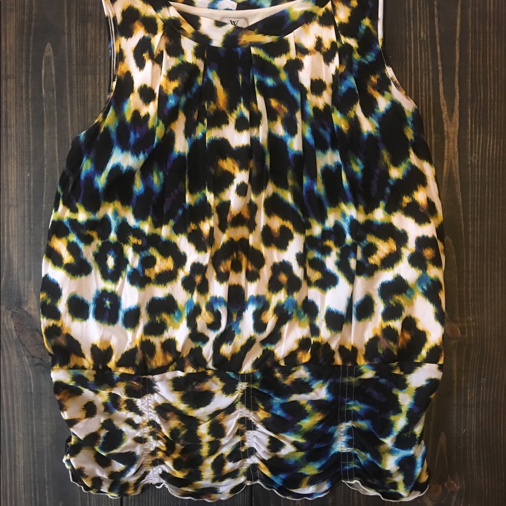 Adorable Cheetah Print top! 💜