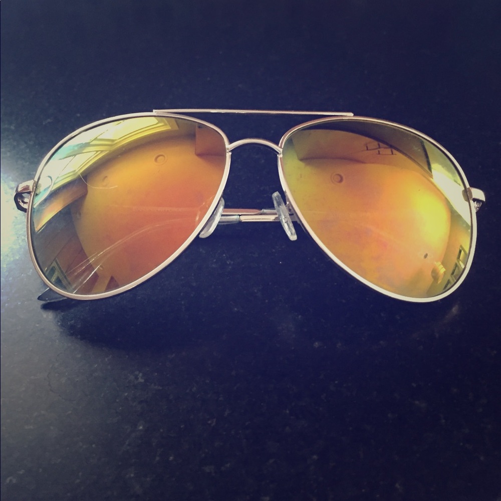 Banana Republic Aviator sunglasses
