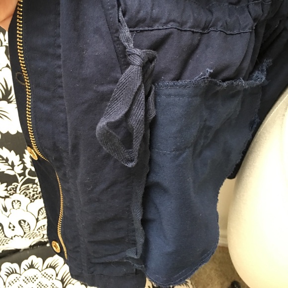 🆕🌺Beautiful Navy Spring Jacket!!💕🌷 - Picture 5 of 6