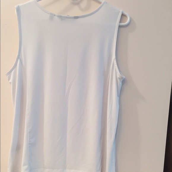 Elegant white tank - Picture 3 of 3