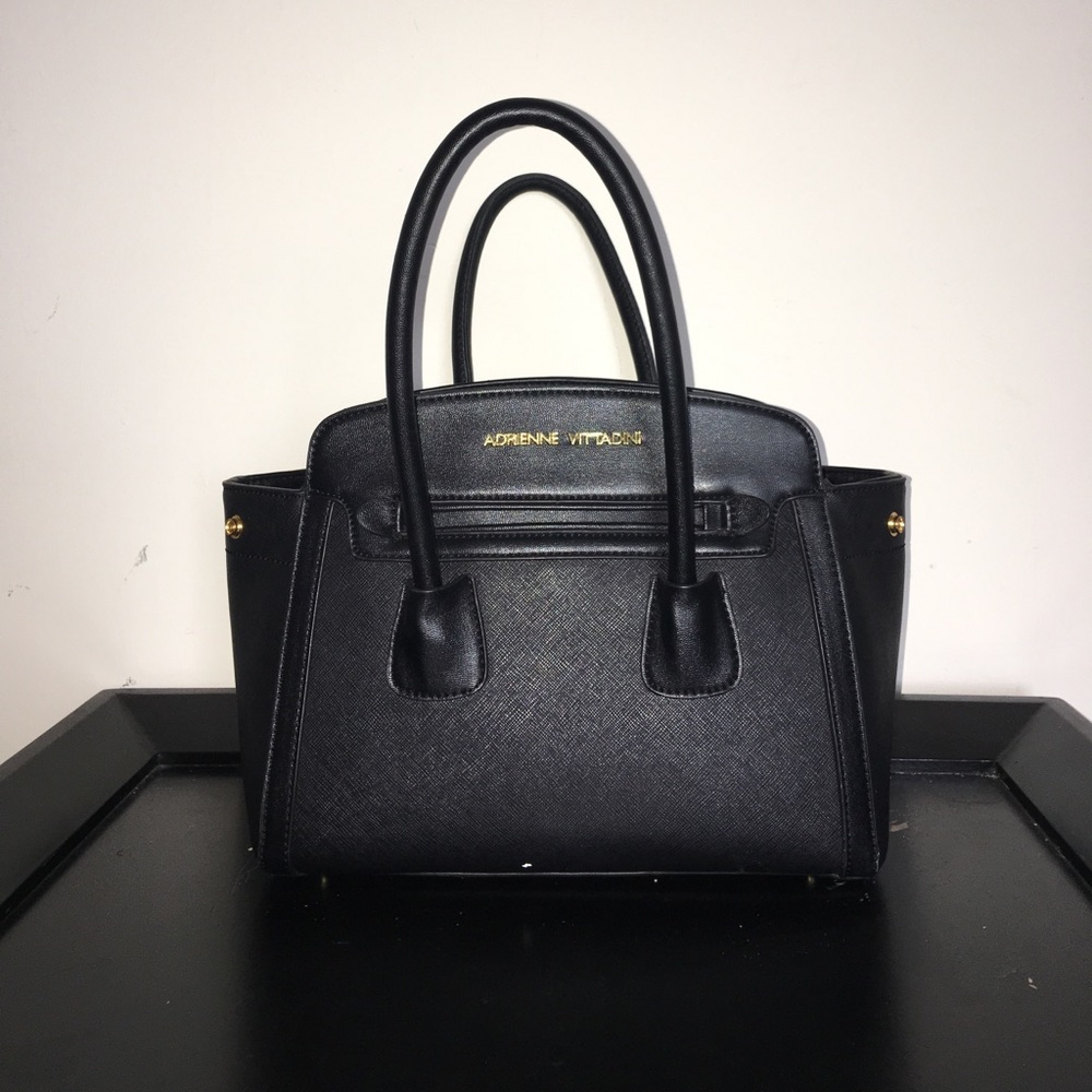 Small/ medium sized Adrienne Vittadini Bag