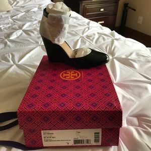 Tory birch wedge sandals