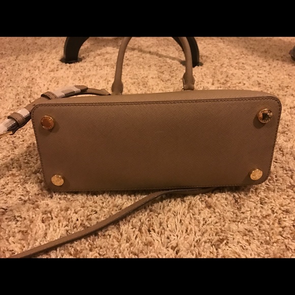 Michael Kors Cindy Dome Satchel Medium - Picture 5 of 5