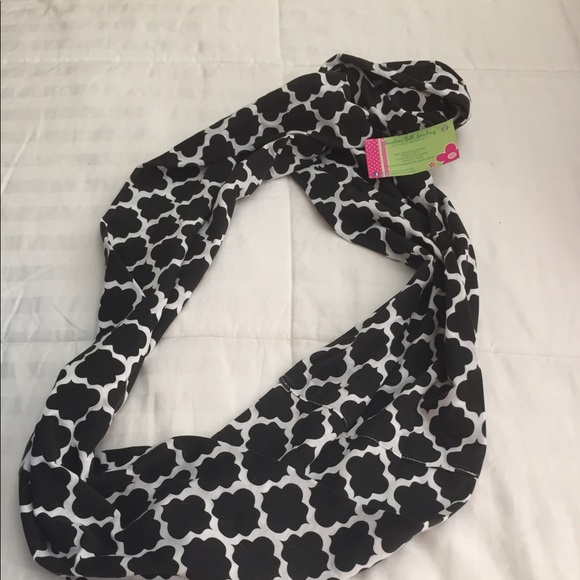 Scarf - Picture 2 of 4