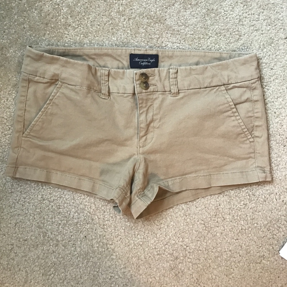 American Eagle kakhi shorts