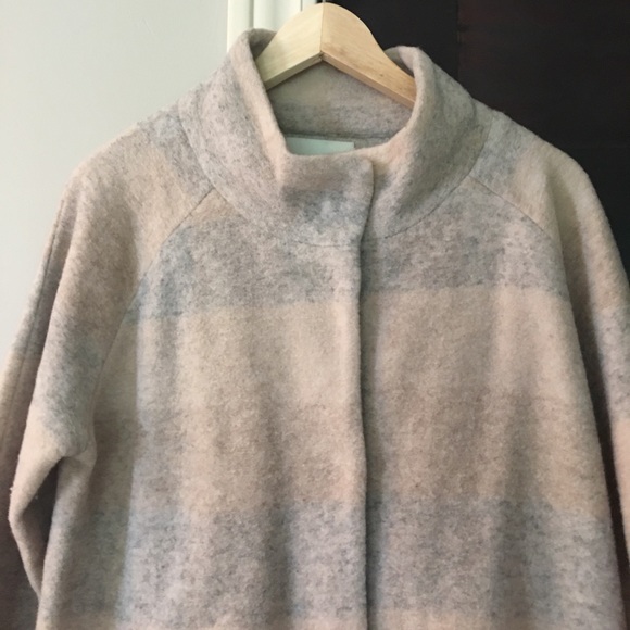 Neutral palet sweater coat 🌿🎀 - Picture 2 of 2