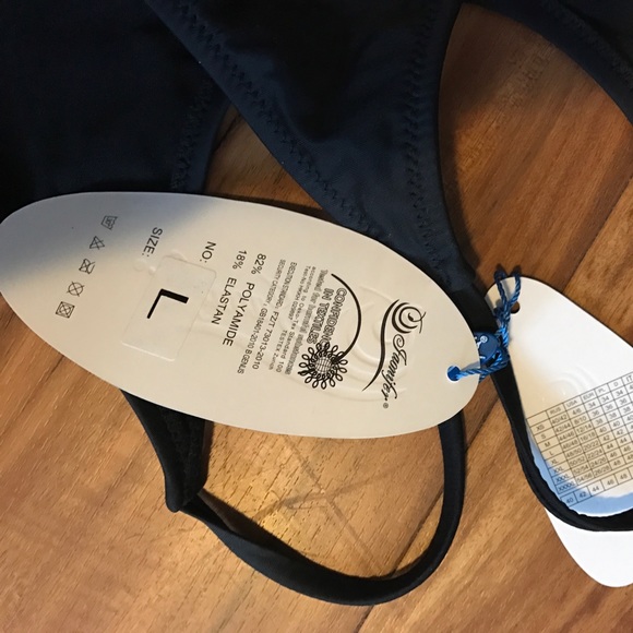 🆕 Black one piece bathing suit - Picture 5 of 6