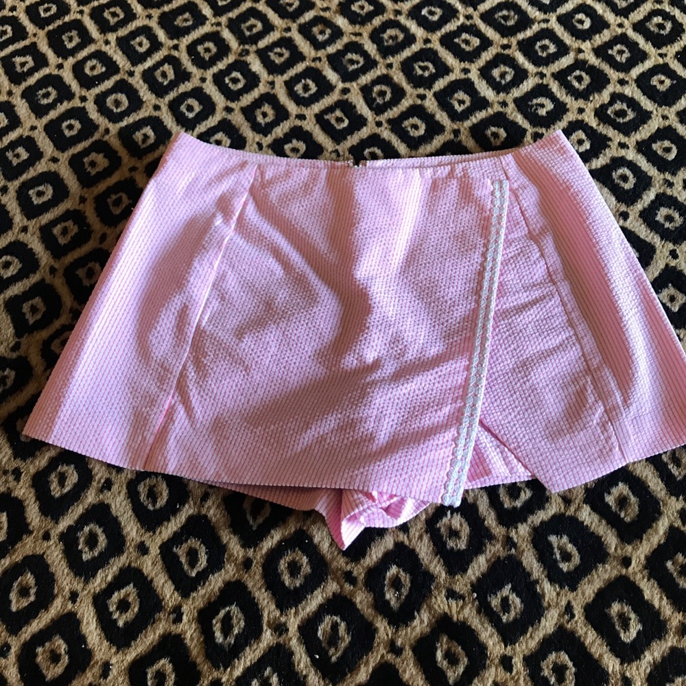 Lilly Pulitzer seersucker skort- size 4