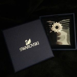 Authentic New Swarovski crystal necklace!