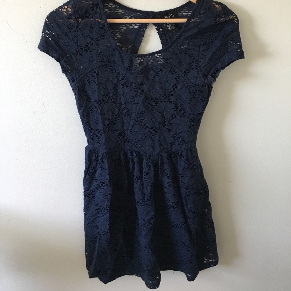 ✨MAKE AN OFFER ✨Lace dress
