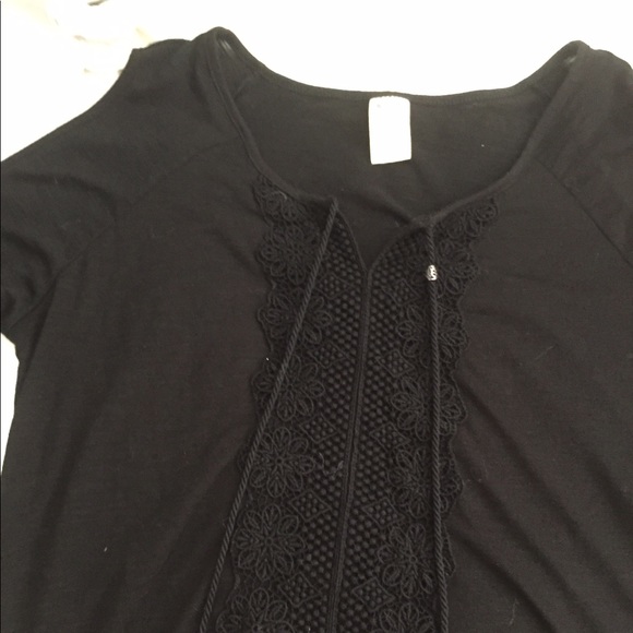 Open Shoulder Black top elastic band. Nice! - Picture 4 of 4