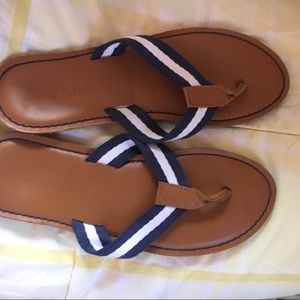 Sandals for women , can be use for beach or pool .