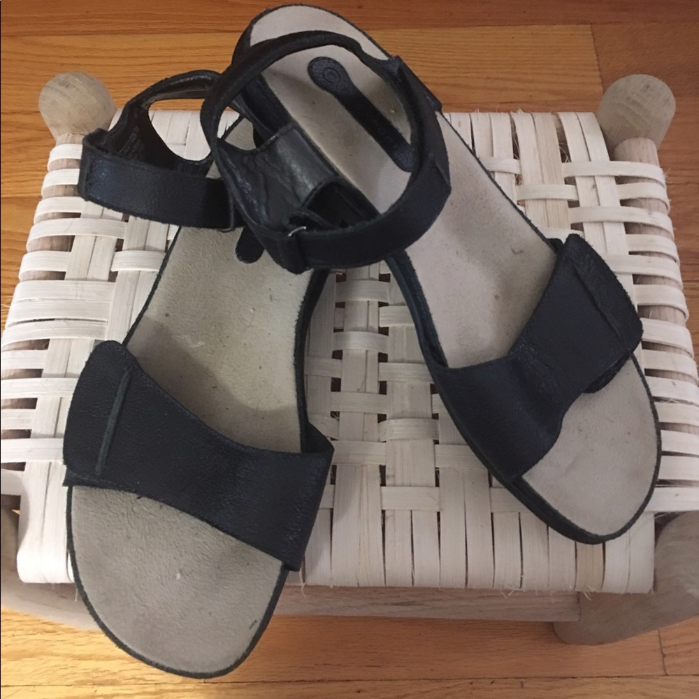 Rockport Sandals, black 9W. SOLD SOLD