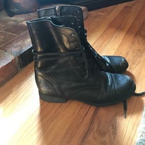 Steve Madden Troopa boots size 9.5