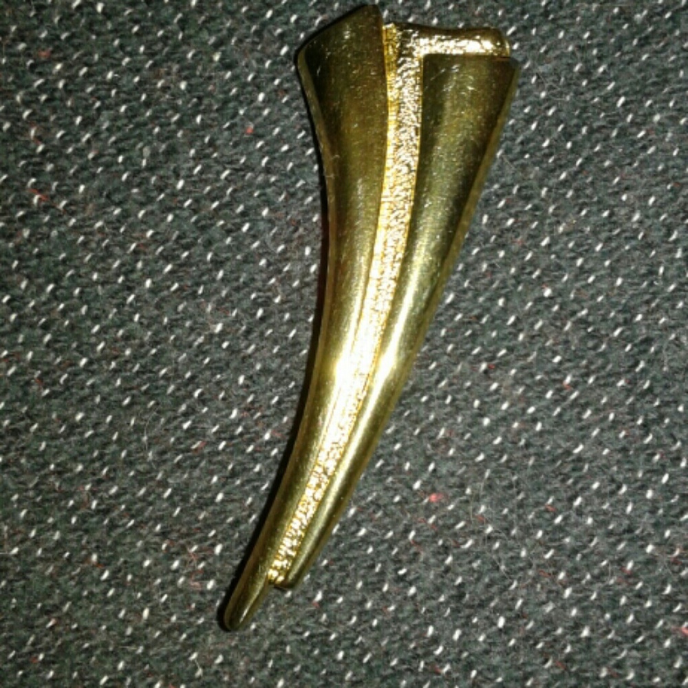 SALE! Vintage Keyes goldtone brooch