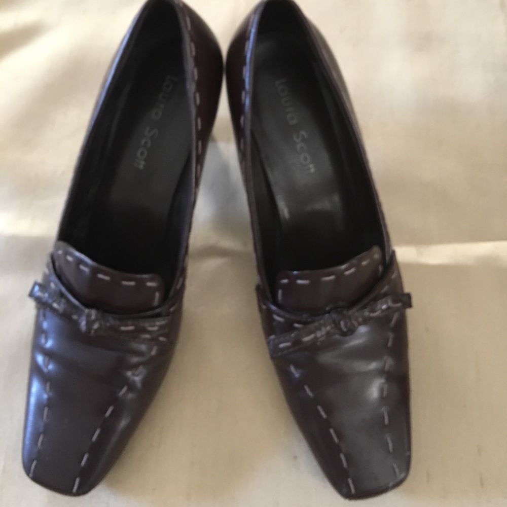Laura Scott brown sexy shoes