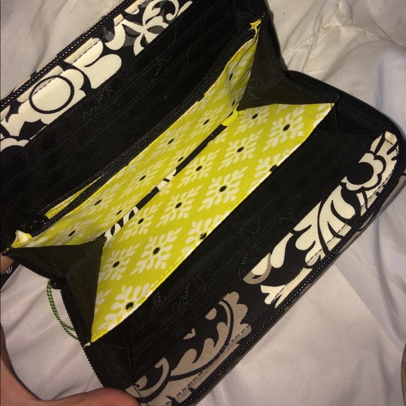 Vera Bradley - Picture 4 of 4