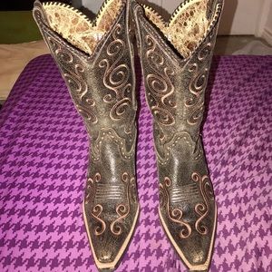 Brown Ariat boots