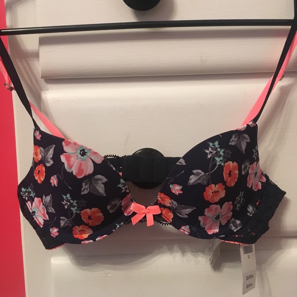 Hollister push em up plunge