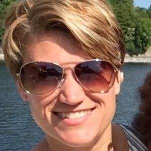 Meet your Posher, Crystal