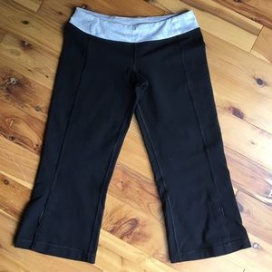 Black lululemon athletica crops size 4