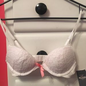 Hollister Gilly hicks plunge bra