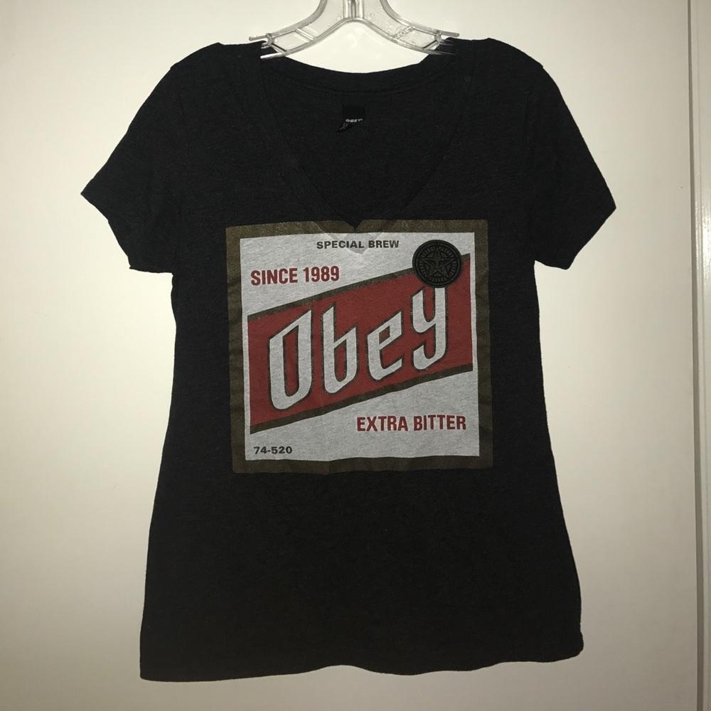 OBEY v neck from zumiez✖️✖️✖️