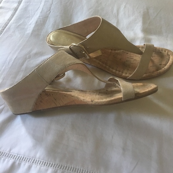 DONALD J. PLINER WOMEN'S PATENT SNAKE PRINT - Picture 2 of 2