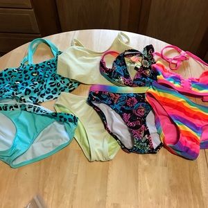 Swimsuits  👙 size 6-6x