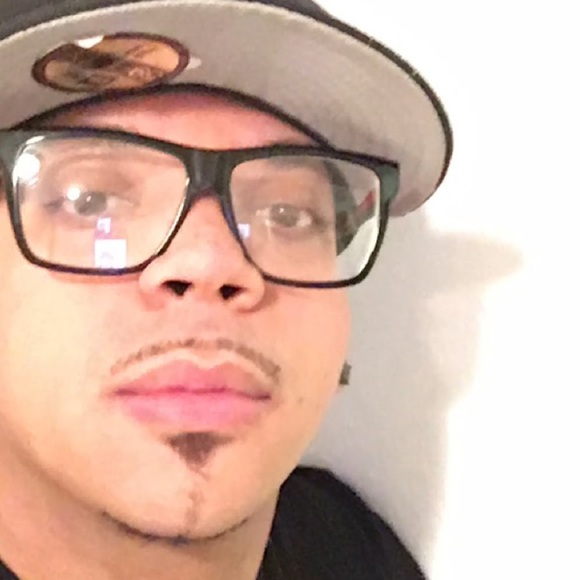 Meet your Posher, Carlos - Picture 1 of 1