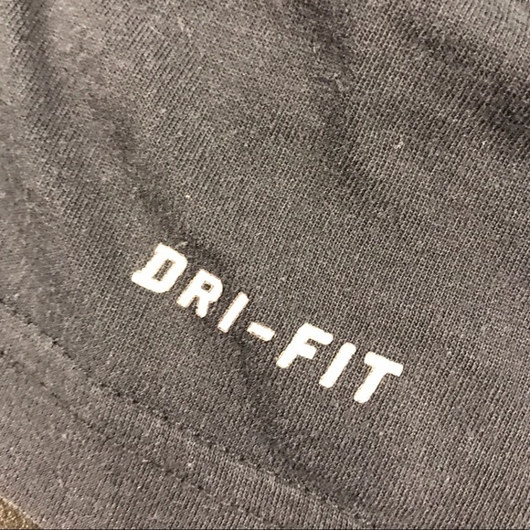 Nike Win the Day T-Shirt - Picture 3 of 5