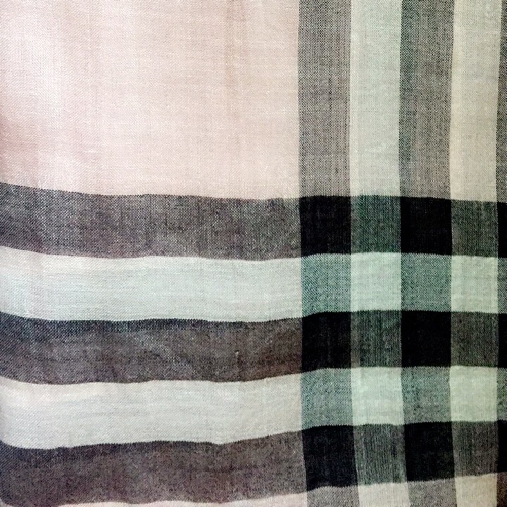 Authentic pink Burberry scarf new