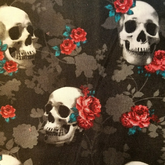 Skull 'n' Roses Server Book/Wallet - Picture 1 of 3