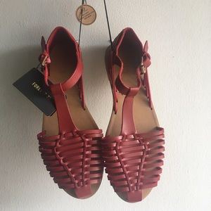 F21 closed toe/t-strap sandal. Brand new.