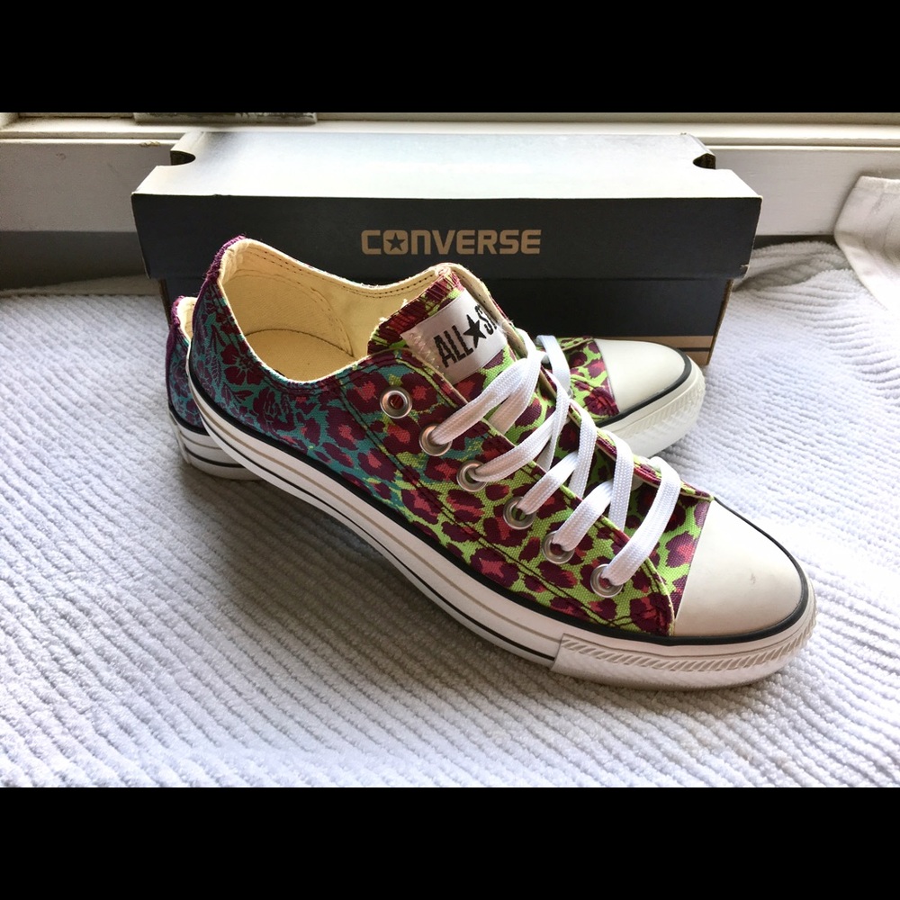 Brand New Leopard print converse. Women's 7