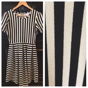 NWOT LuLaRoe Black & White Striped Amelia