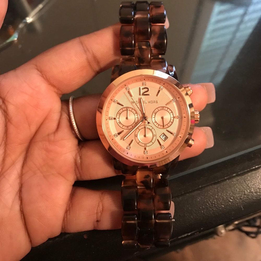 MK tortuous watch