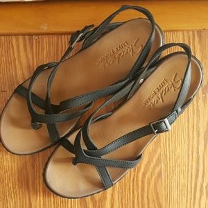 Summery black sandals