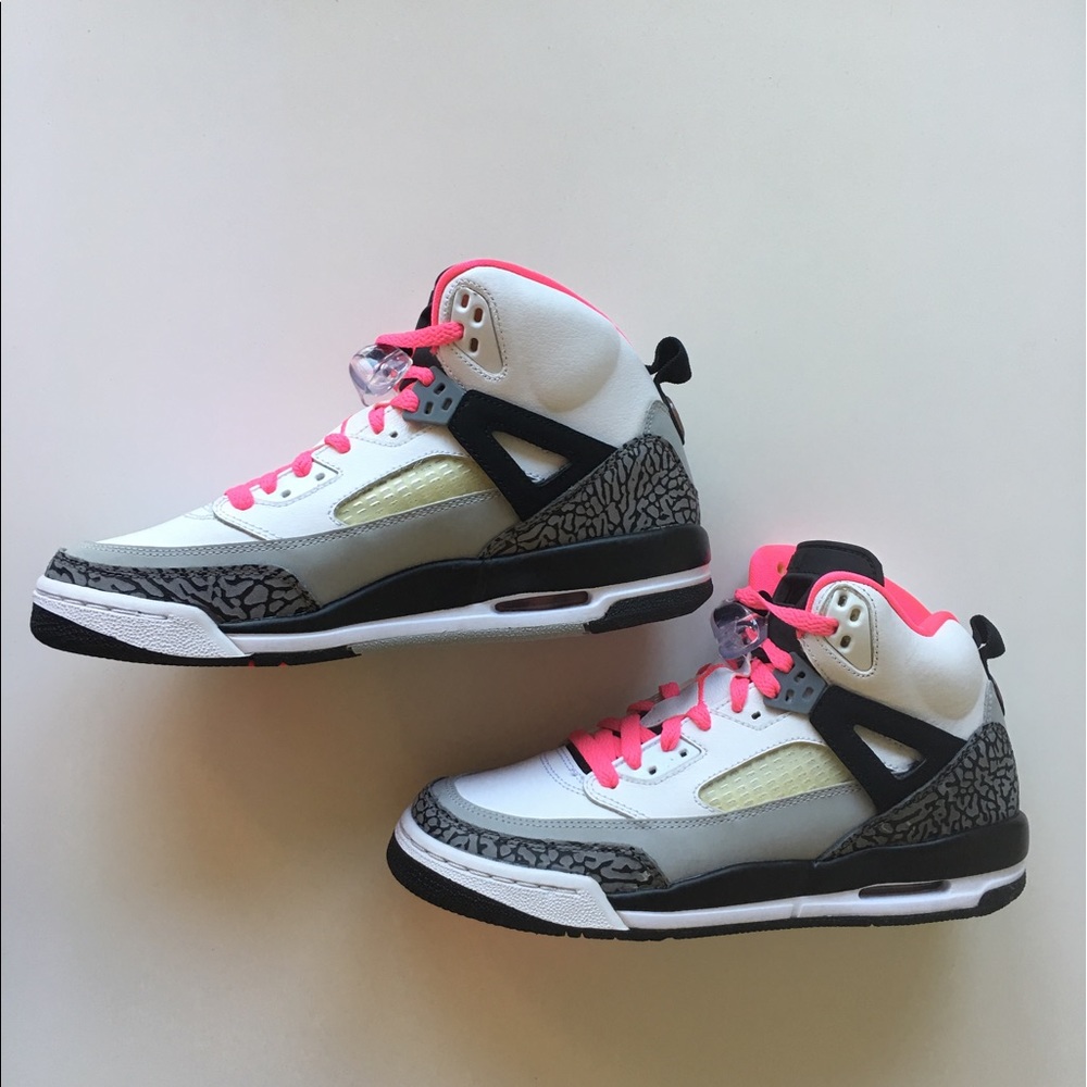 Nike Jordans White Pink Black Size 7 Boys EUC