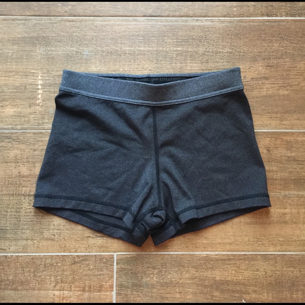 Lululemon hot yoga short