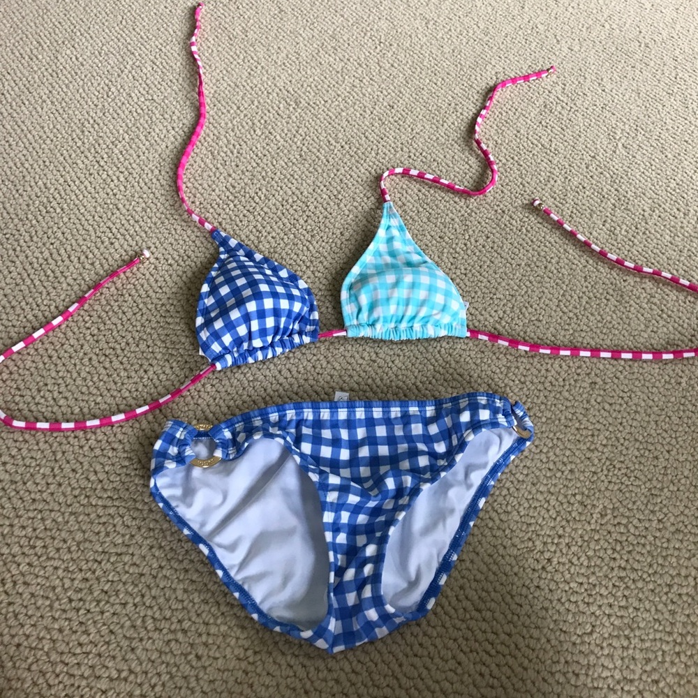 Non worn 2 piece bathing suite