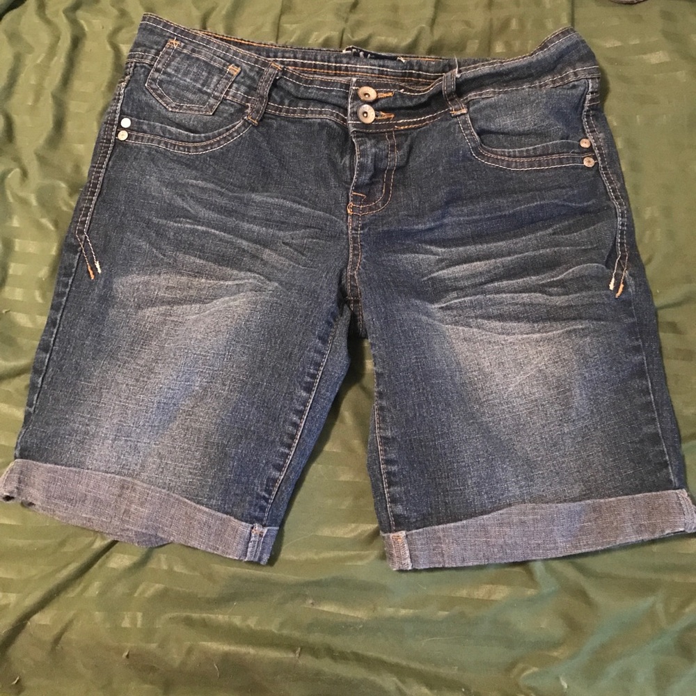 L.e.i.  Ashley Lowrise dark wash denim shorts