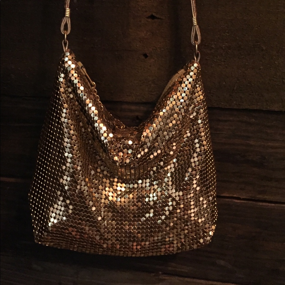 Vintage Whiting & Davis gold mesh, leather strap🖤